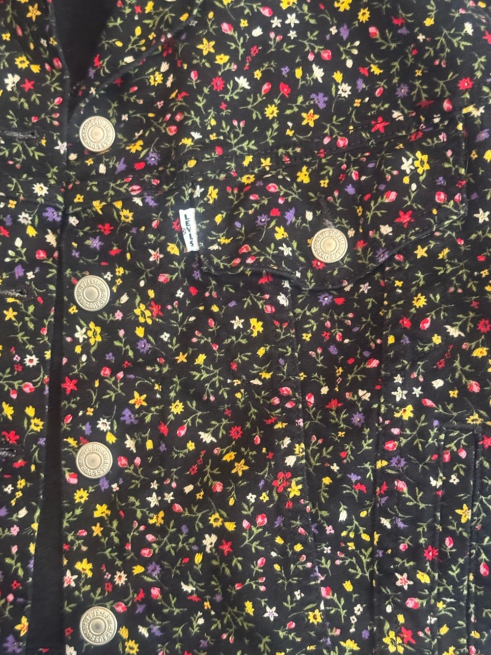 Levi’s Floral Cropped Jacket Sz Small, Black Multicolor Denim Button Up Trucker